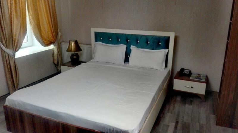 Jireh Hotel Bakoe Buitenkant foto